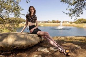 Maci Currin Biography: Age, Height, Weight, Net Worth and More - Inbloon