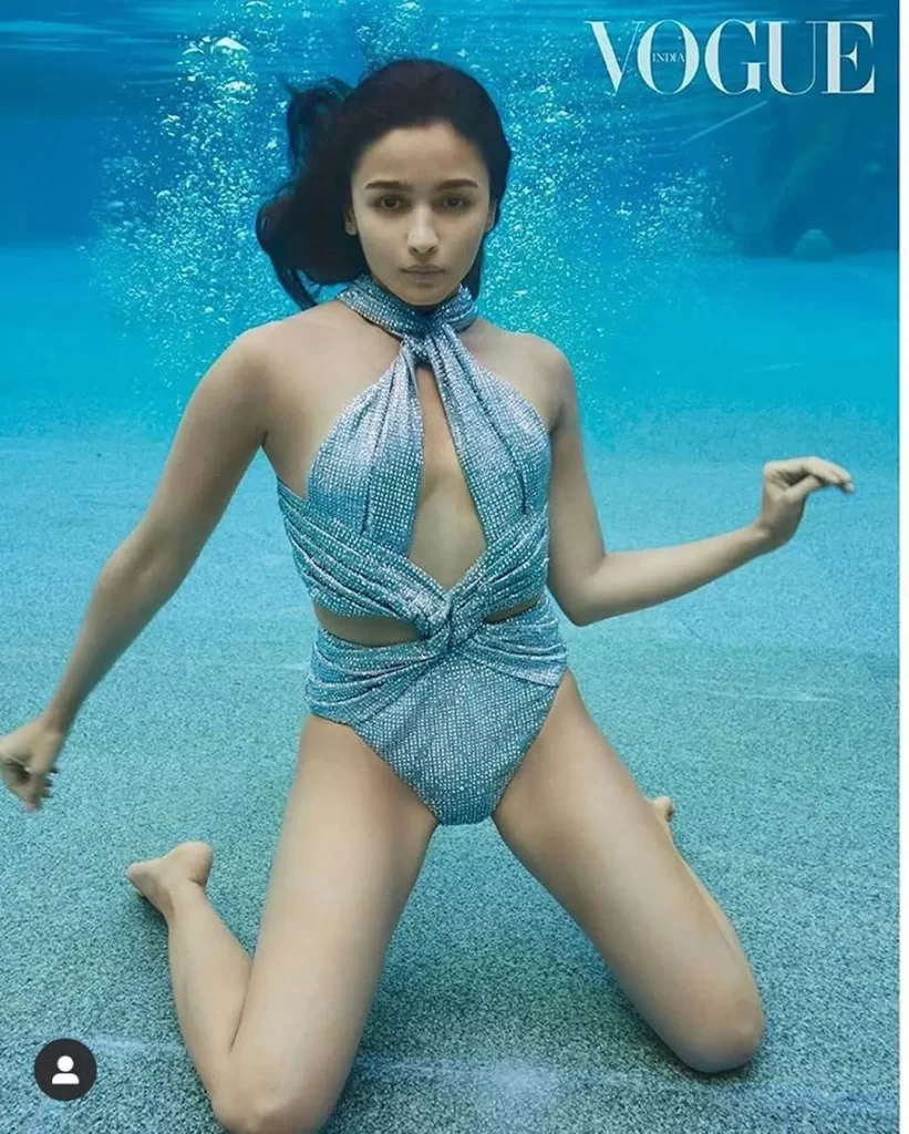 Alia-Bhatt-Swimsuit-Pictures