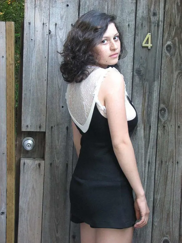 Alia-Shawkat-Sexy-Photos