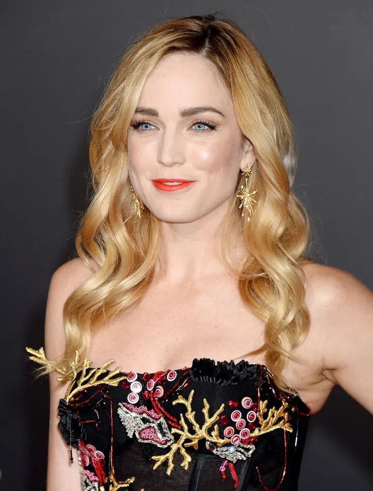 Caity-Lotz-Looks