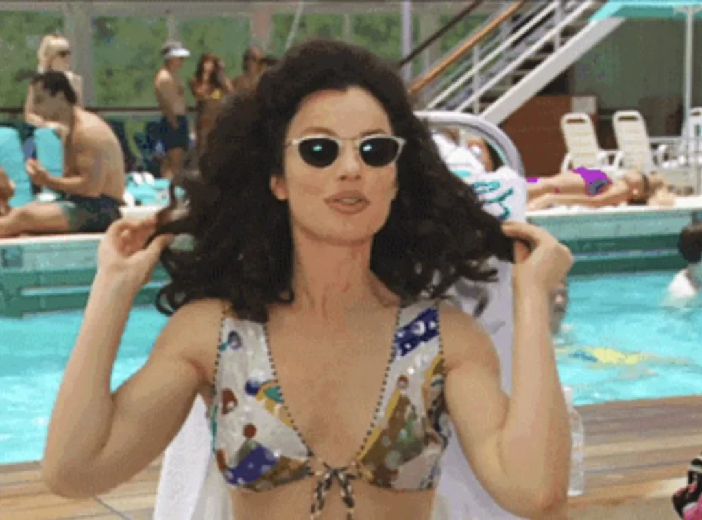 Fran-Drescher-Bathing-Suit-Looks