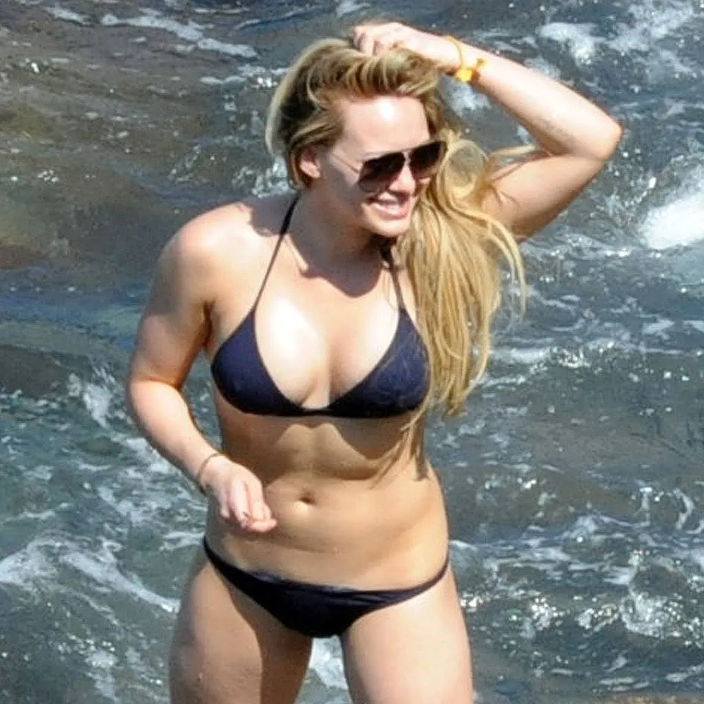 Hilary-Duff-Bikini-Looks