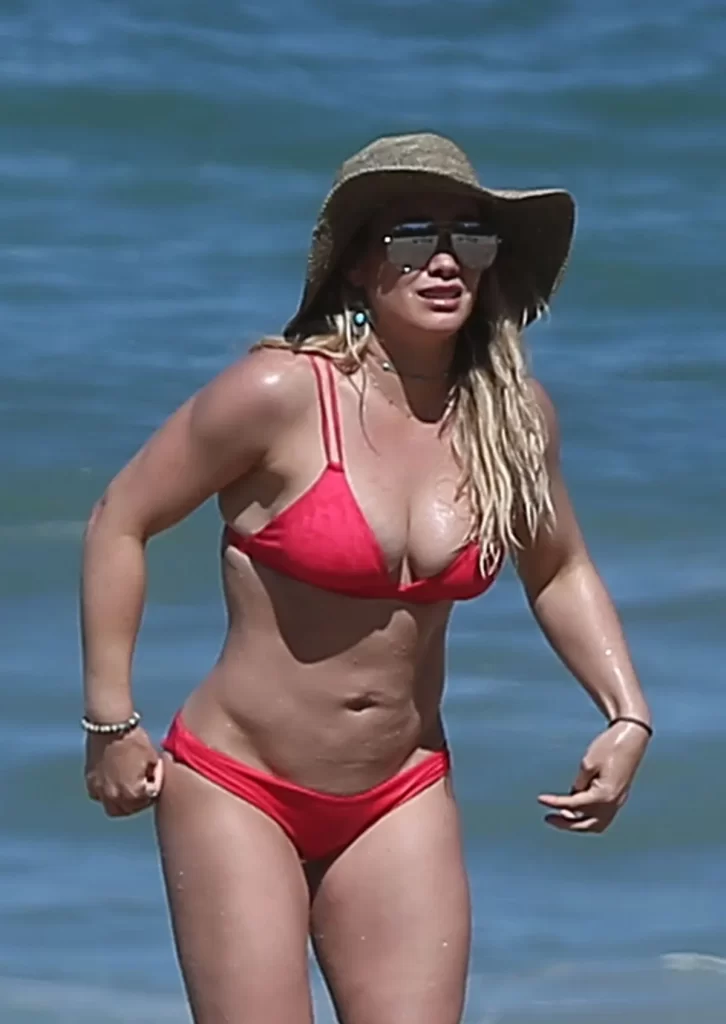 Hilary-Duff-Bikini-Photos