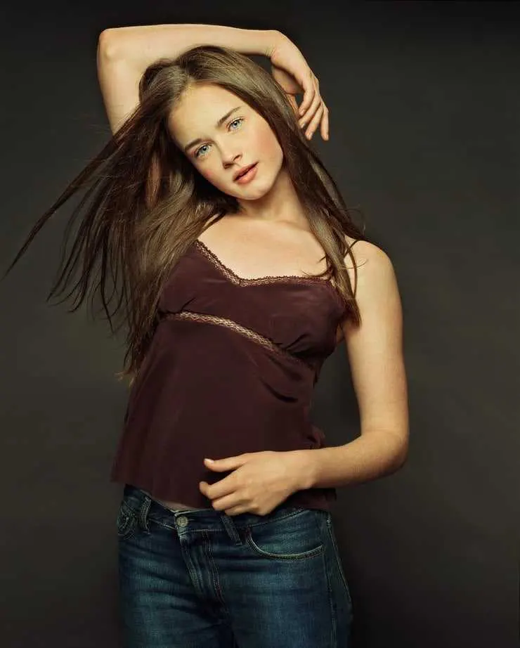 Hot-Images-of-Alexis-Bledel