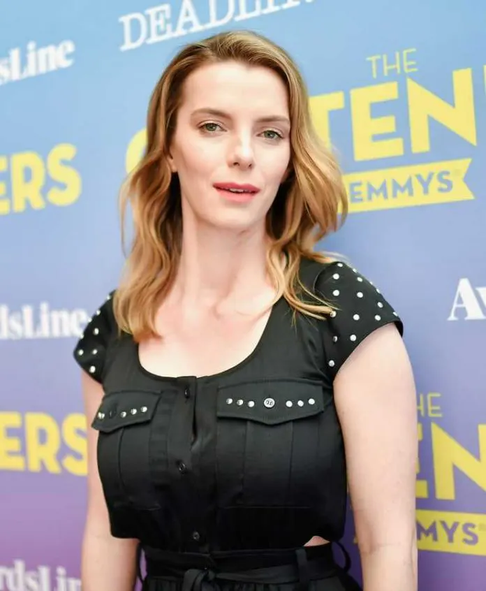 Betty Gilpin Hot And Sexy Bikini Pictures Inbloon