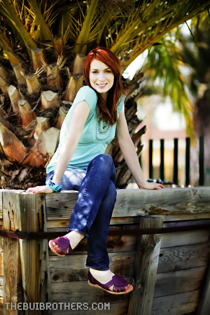 Hot-Looks-of-Felicia-Day