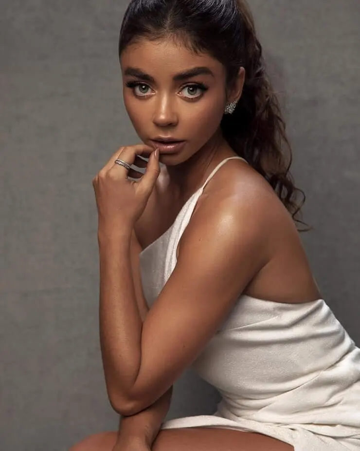 Hot-Looks-of-Sarah-Hyland