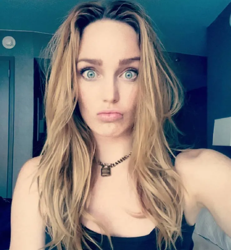 Looks-of-Caity-Lotz