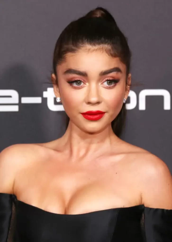 Looks-of-Sarah-Hyland