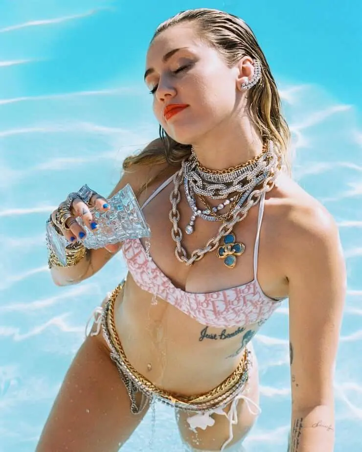50 Miley Cyrus Sexy And Hot Bikini Pictures Inbloon 5162