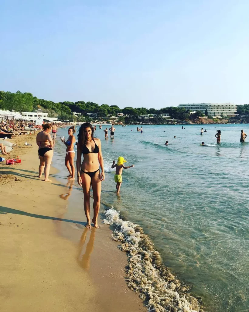 Nargis-Fakhri-Bathing-Suit-Looks