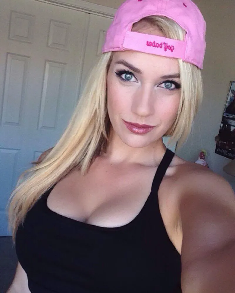 Paige-Spiranac-Hot-Photos