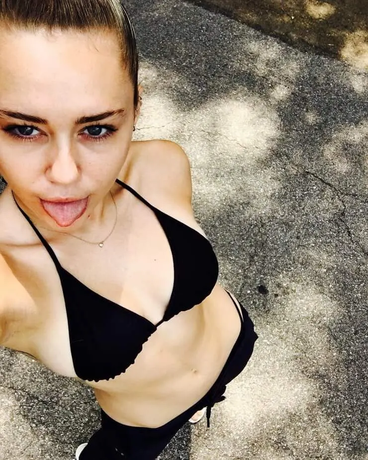 Sexy-Images-of-Miley-Cyrus