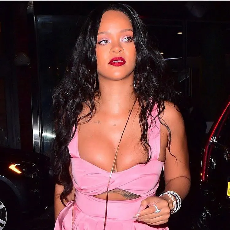 Sexy-Photos-of-Rihanna