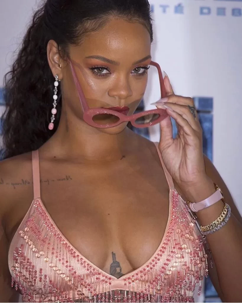 Sexy-Pics-of-Rihanna