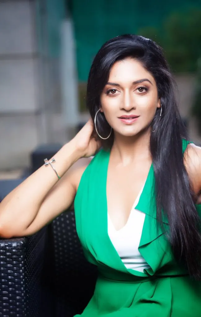 Vimala-Raman-Hot-Looks