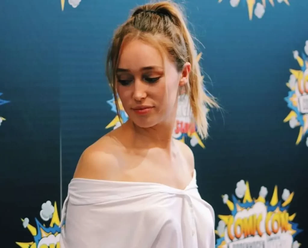 Alycia-Debnam-Photos