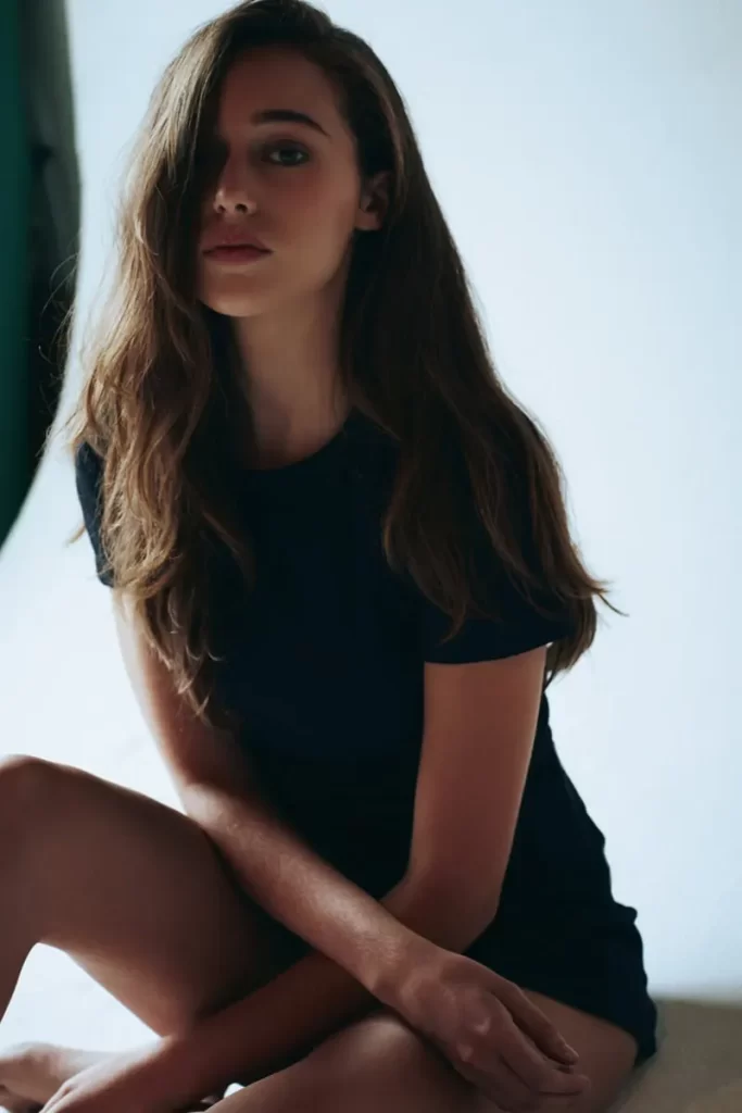 Alycia-Debnam-Sexy-Photos