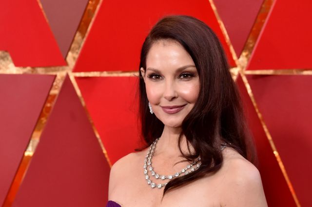 ashley-judd-hot-and-sexy-bikini-pictures