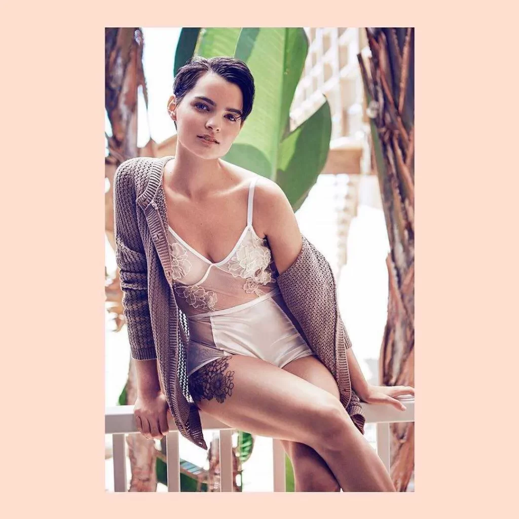 Brianna-Hildebrand-Bathing-Suit-Pictures