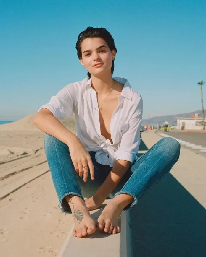 Brianna-Hildebrand-Pictures