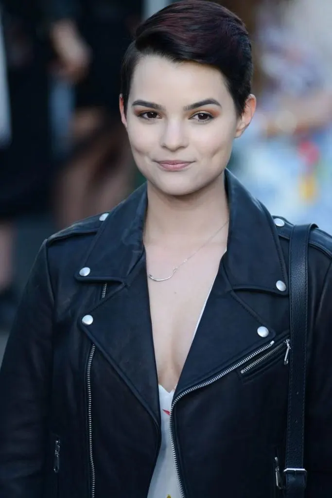 Brianna-Hildebrand-Sexy-Pictures