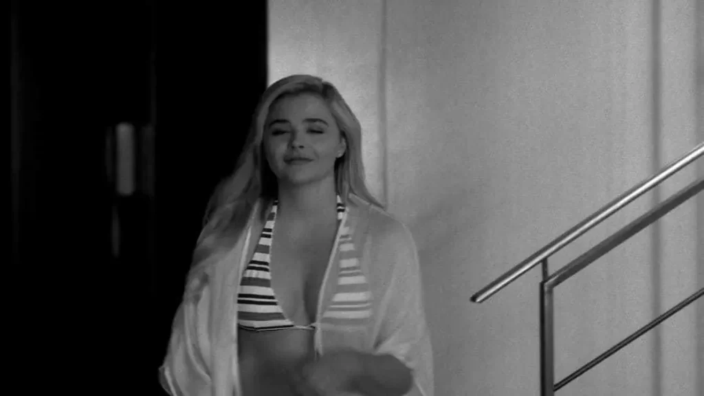 Chloe-Grace-Moretz-Swimsuit-Images