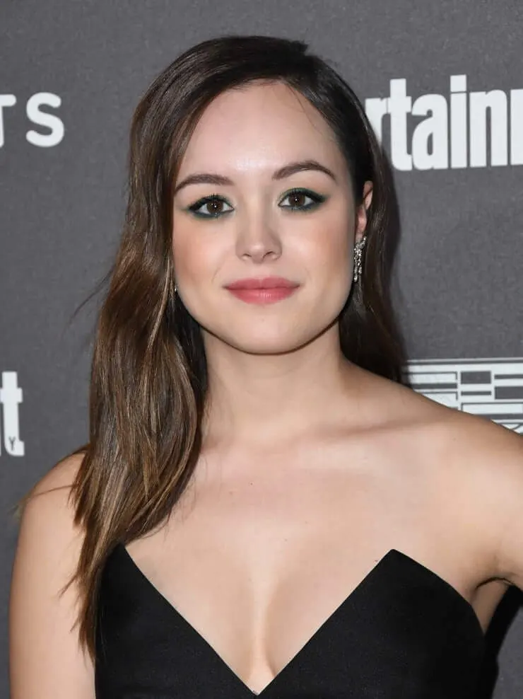 Hayley-Orrantia-Sexy-Pictures