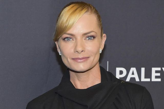 jaime-pressly-sexy-and-hot-bikini-pictures