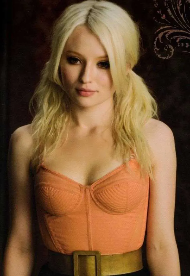 Sexy-Photos-of-Emily-Browning