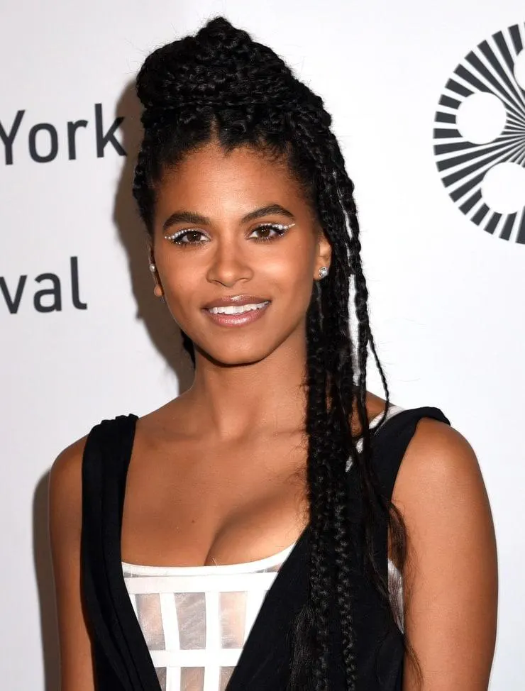 Sexy-Pics-of-Zazie-Beetz