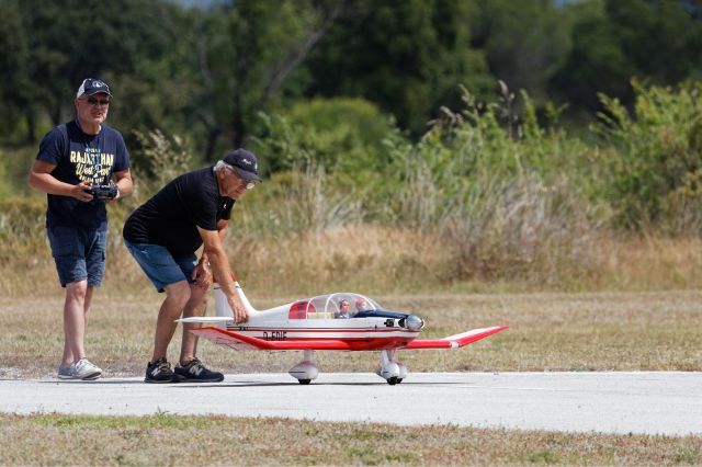 take-to-the-skies-with-confidence-buyers-guide-to-rc-model-aircraft